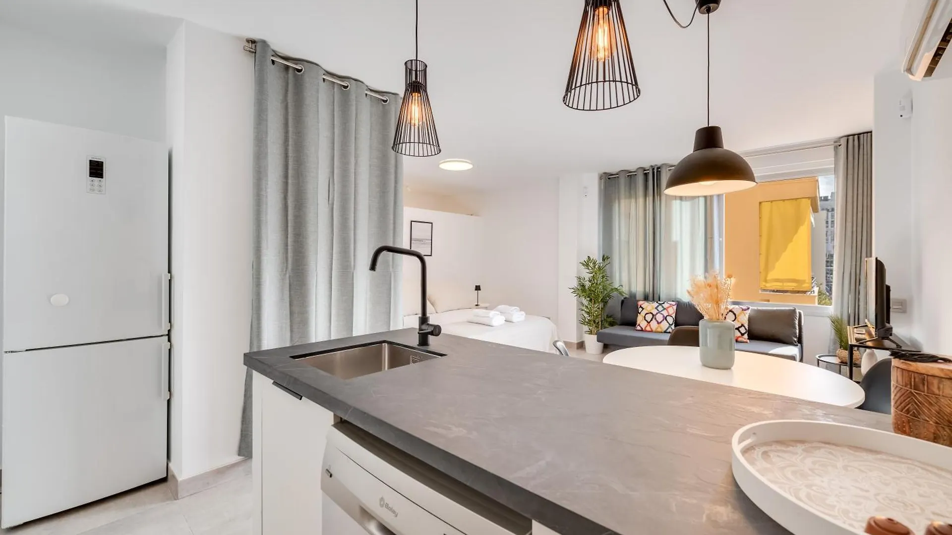 Impresionante Loft En Pleno Centro De Marbella Apartment